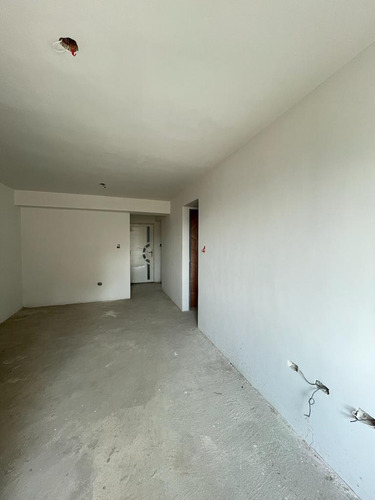 Apartamento En Venta 90 M2 - Urb. La Bonita