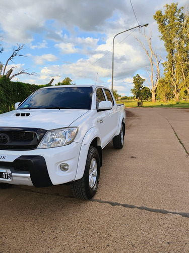 Toyota Hilux 3.0 Cd Srv Cuero I 171cv 4x4