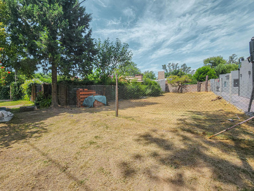 Terreno En Barrio Tango Fisherton Completamente Consolidado