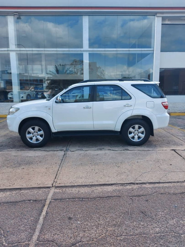 Imagen 3 de 10 de Toyota Fortuner 2012