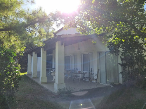 Casa De 2 Dormitorios Al Lago En Solares Del Carcaraña - Pueblo Carcaraes