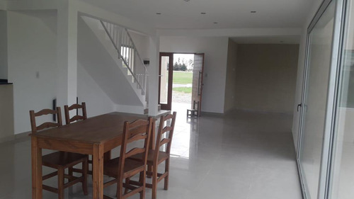 Casa En Venta - 3 Dormitorios 3 Baños - Cochera - 1546mts2 - La Reserva Escondida, Área 60