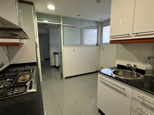 Departamento De Cuatro Ambientes En Venta En Belgrano C