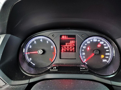 Imagem 11 de 18 de Volkswagen Voyage 2018 1.6 Msi Totalflex Trendline 37mil Km