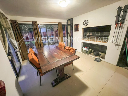 Casa Con Piscina En Venta Atlántida Sur A 4 Cuadras De Rambla, 3 Dormitorios Más Servicio, Barbacoa, Piscina De 7 X 4 Mts, Construcción De Nivel Con Materiales Nobles, Ambientes Muy Amplios Versátiles