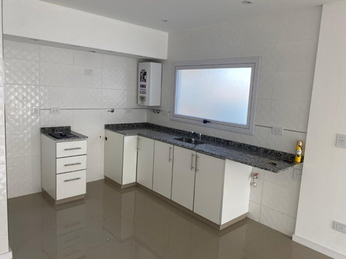 Imagen 6 de 13 de Departamento En Venta En La Tablada