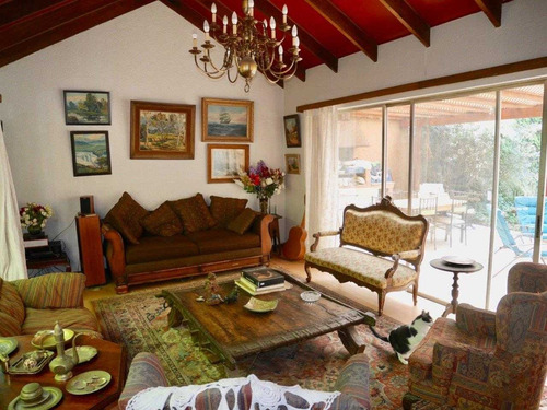 Casa En Pasaje Cerrado (23 De Febrero/ Rosales)