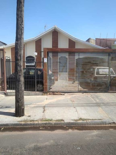 Imagem 2 de 6 de Venda De Casas / Padrão Na Cidade De Araraquara 10746