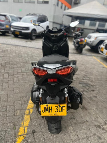Moto Yamaha X- Max 300