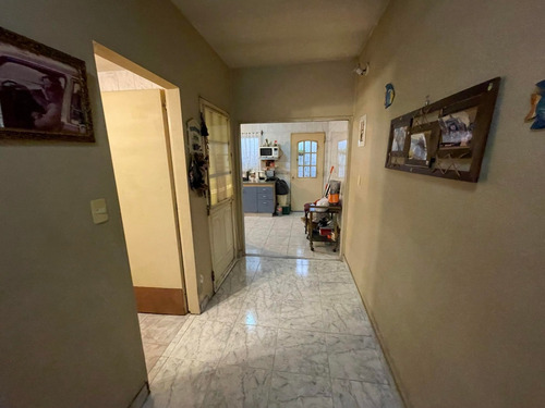 Av. Juan Bautista Alberdi 5800, Caba / Gran Ph En Block Con 2 Deptos Y 1 Local /355m2 / U$s 330.000