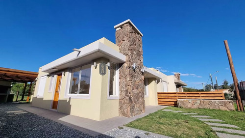 Casa Venta 2 Dormitorios 2 Baños En Pueblo Arena, Piriápolis - Deco