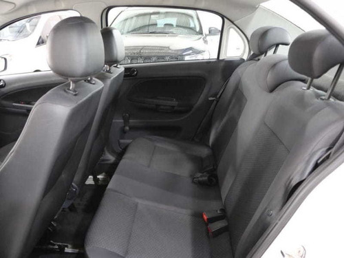 Imagem 4 de 15 de Volkswagen Voyage Msi