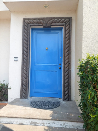 Residencia En Venta O Renta, Estilo Mexicano Moderno, Excelentes Acabados, Amplios Espacios E Iluminación Natural.