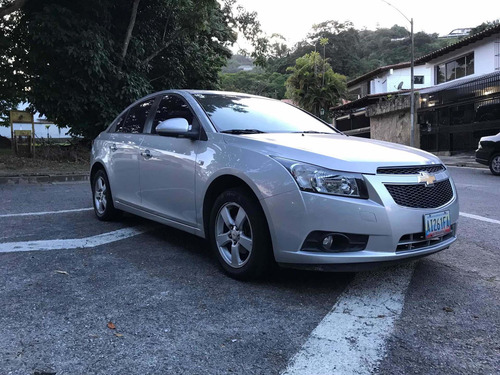 Imagen 4 de 13 de Chevrolet Cruze Lt