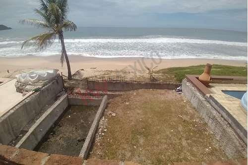 Imagen 3 de 16 de Único Terreno Habitacional A Pie De Playa En Mazatlán