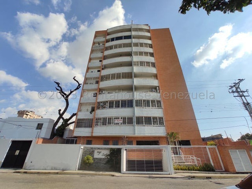 Imagen 1 de 30 de Apartamento Duplex En Venta Urb Los Caobos, Maracay 23-23982 Hc