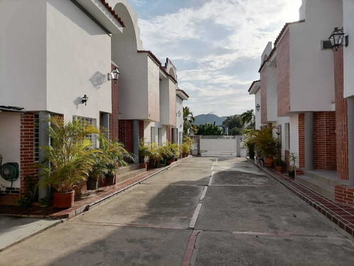Imagen 7 de 7 de Townhouse Urb Trigal Norte Jhoanna Valdez 0414-4134289