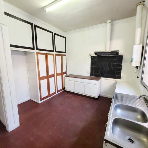 Amplia Casa 5d 2 B En Arriendo, Ñuñoa