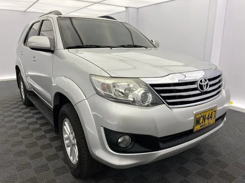 Toyota Fortuner 2.7 Urbana 4x2