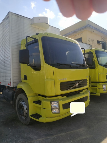 Volvo Vm 210 2011 Toco 4x2 Baú 6,60 Metros