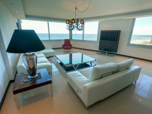Apartamento 3 Dormitorios En Playa Brava, Punta Del Este