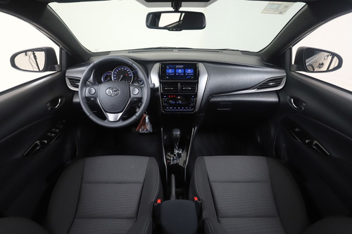 Imagen 8 de 15 de Toyota Yaris Xls Cvt 5p