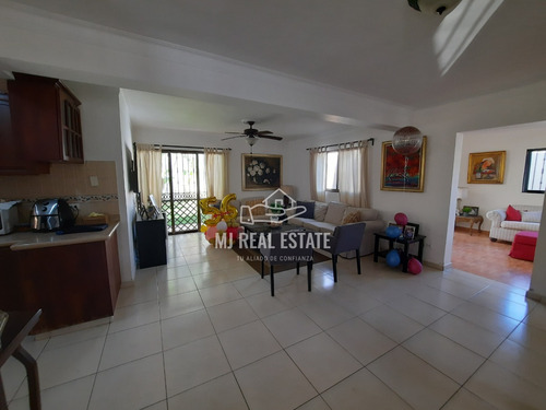 Imagen 4 de 13 de Casa En Arroyo Hondo Nuevo, 2 Niveles, 4 Habitaciones, Detras Del Nacional