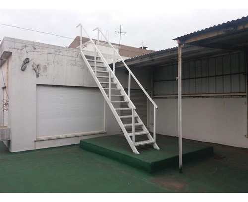 Local - Caseros