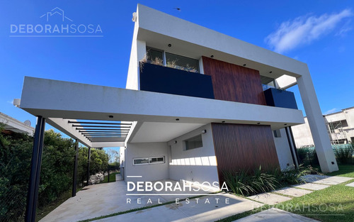 Casa En Venta Con Espejo De Agua Y Vista A La Reserva - Puertos Del Lago