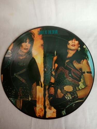 Lp Foto Disco - Motley Crue - Shout At The Devil - 1983 Semi (Usado)