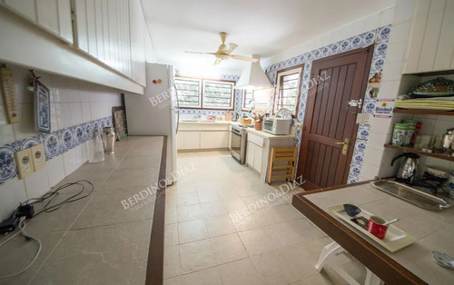 Casa Tradicional En Venta Barrio Golf 7 Dormitorios