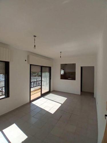 Ph En Venta - 2 Dormitorios 1 Baño - 75mts2 - Lanús Oeste