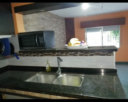 Casa 2dormitorios Maximo Gómez Y Burges