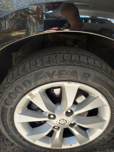 Imagem 7 de 8 de Nissan Sentra 2013 2.0 S Flex Aut. 4p