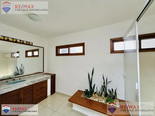 Venta De Casa De Un Nivel En Zona Exclusiva De Cuernavaca, Morelosclave 5379