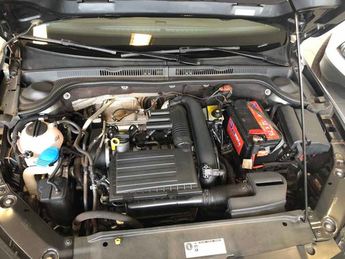 Imagen 10 de 15 de Volkswagen Vento 1.4 Highline 150cv At 2017
