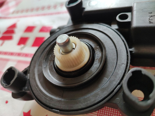 Motor Elevador De Cristal Trasero Derecho Polo-vento 2016. (Usado)