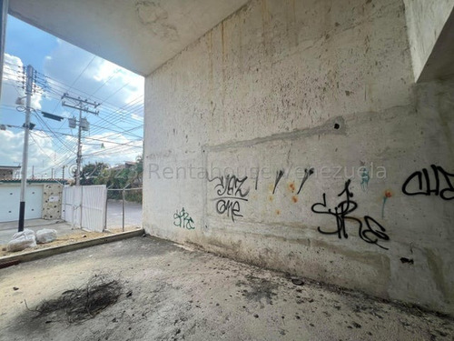 Townhouse En Venta En Urb. Valle Paraiso Turmero 23-23618 Df