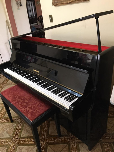 Imagen 3 de 10 de Piano Vertical Yamaha