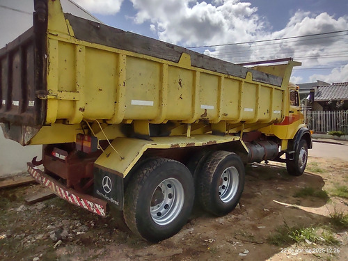 Caminhão Caçamba 6x4 Traçado Trabalhando