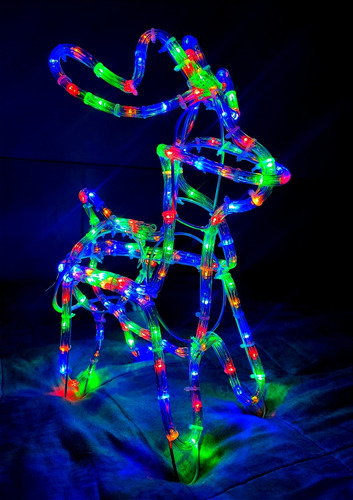 Reno Pequeño De Navidad En Estructura Metálica Y Luces Led 