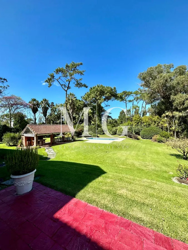 Venta Casa 4 Dormitorios + Dep.servicio, Barbacoa, Piscina Zona Golf