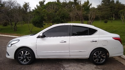 Nissan Versa 2017 1.6 16v Sl Aut. 4p