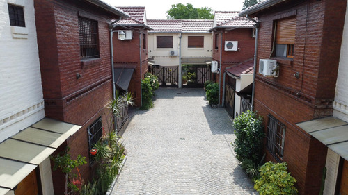 Excelente Duplex Con Cochera En Banfield Este