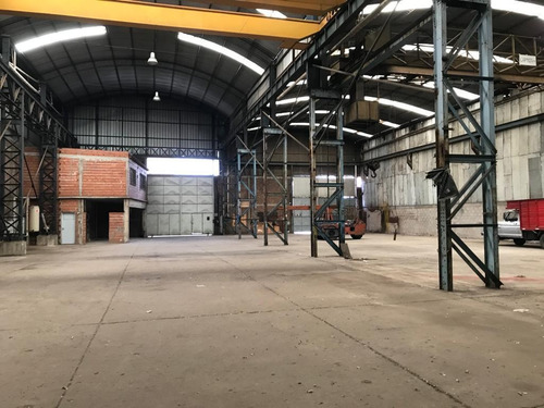 Imagen 2 de 4 de Importante Inmueble Industrial Con Salida A Dos Calles