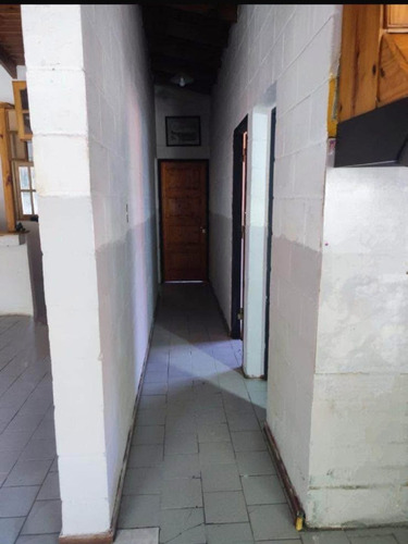 Casa De 6 Ambientes Con Pileta Jacuzzi, Garaje Y Centrica