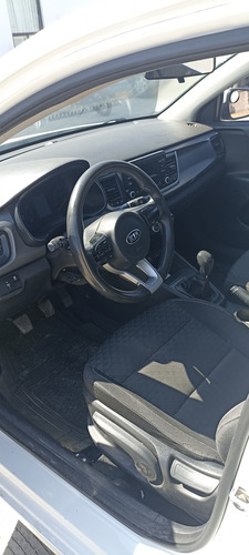 Kia Rio 1.6 L Hatchback Mt