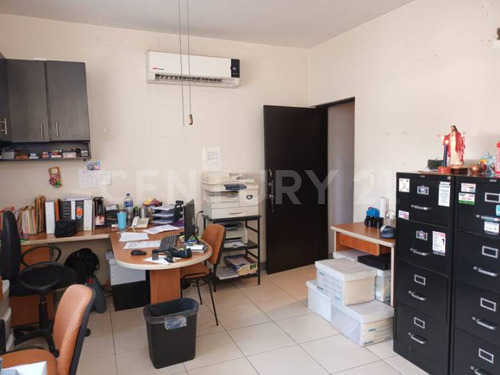 Oficina En Venta En Col. Mitras Centro En Monterrey
