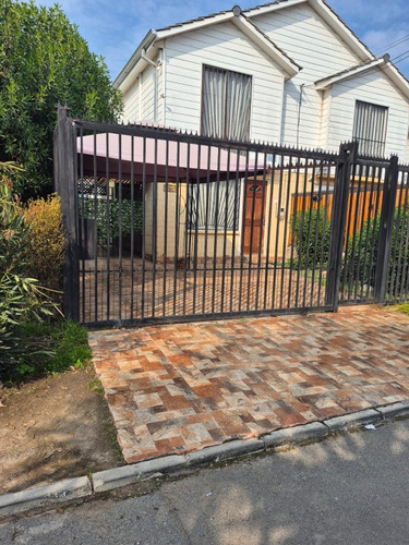Excelente Casa 2 H+ 2 B + 3 Est