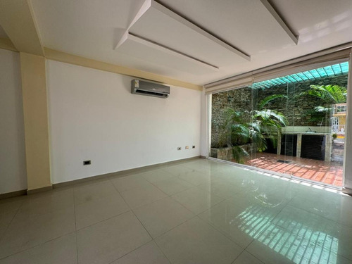 Venta De Hermoso Townhouse En San Diego Conjunto Residencial Belmonti Villas